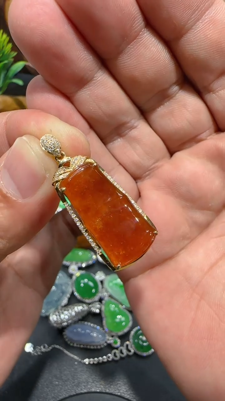 【闪购商品】翡翠吊坠(不含链)18K金镶嵌吊坠