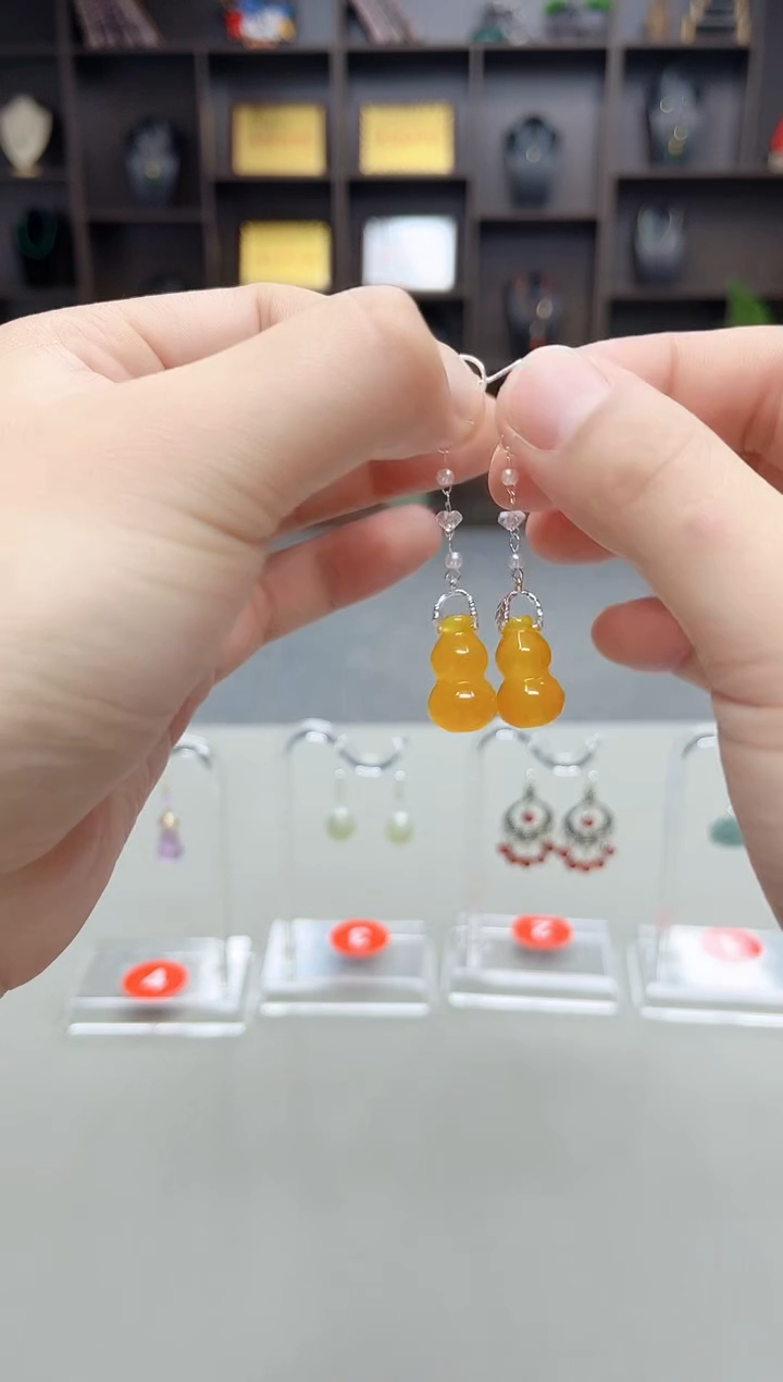 未镶嵌耳饰玛瑙/玉髓333000