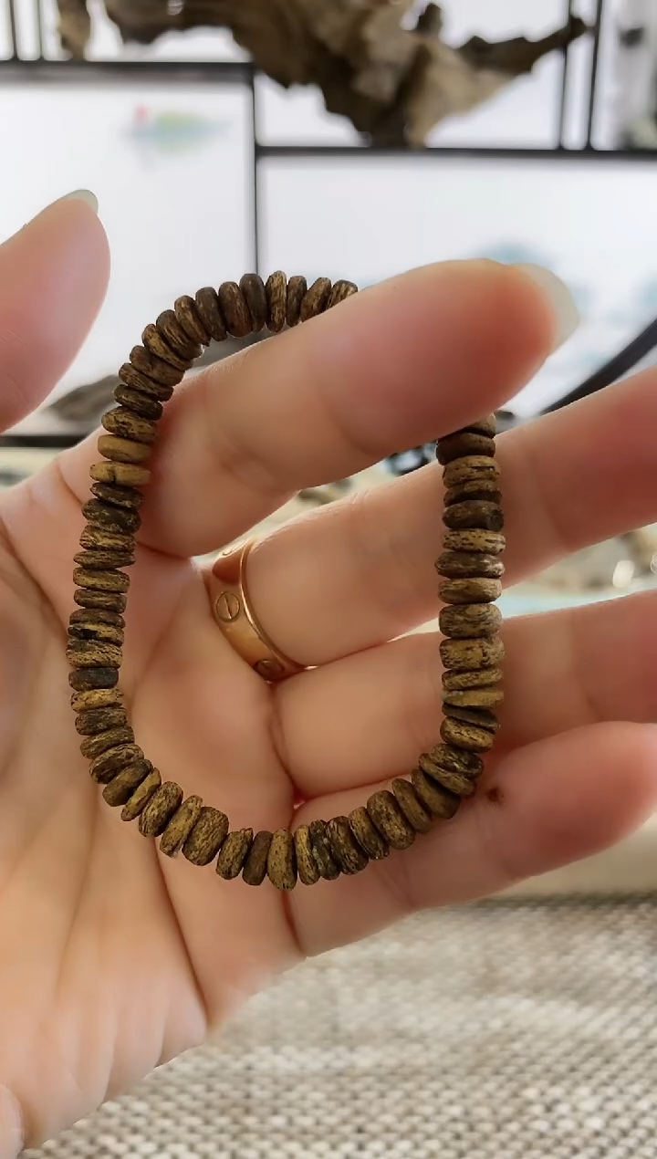 【闪购商品】沉香手串正区富森红土炭化料7+MM单圈