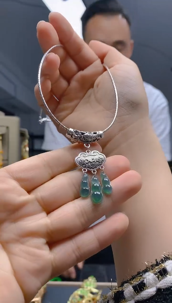 【闪购商品】翡翠耳饰银S925镶嵌282翡翠锁骨链