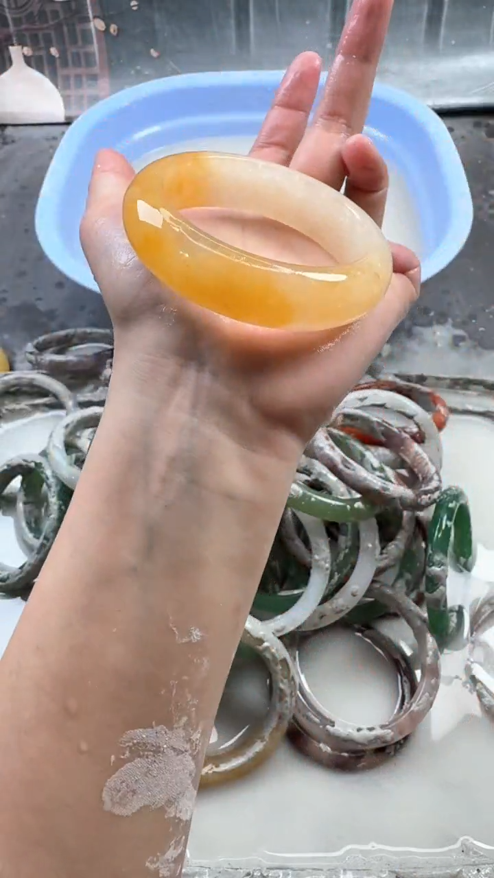 【闪购商品】石英质玉手镯未镶嵌60