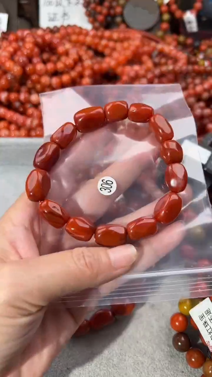 南红玛瑙手串未镶嵌10