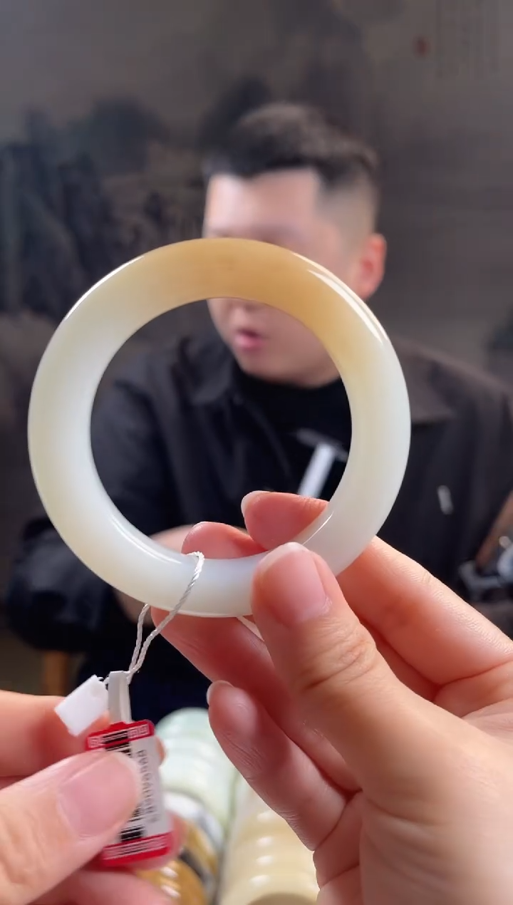 未镶嵌手镯和田玉54+圈口6568