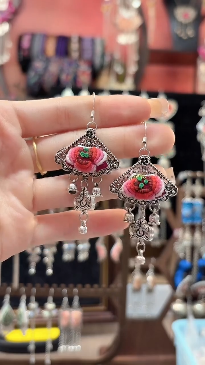 织绣 云织谣民族风精美饰品   220