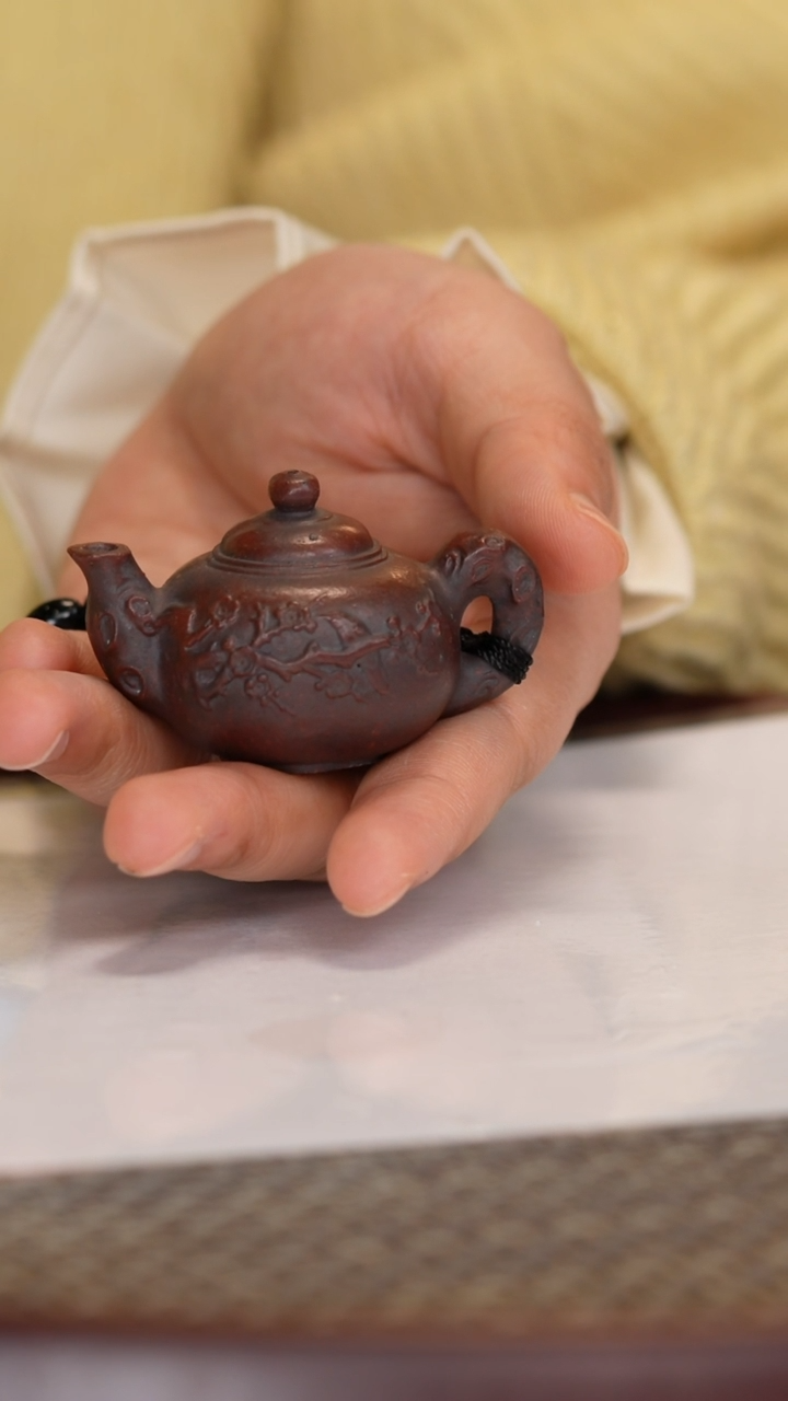【闪购商品】紫砂茶宠古乌泥把把壶手把件