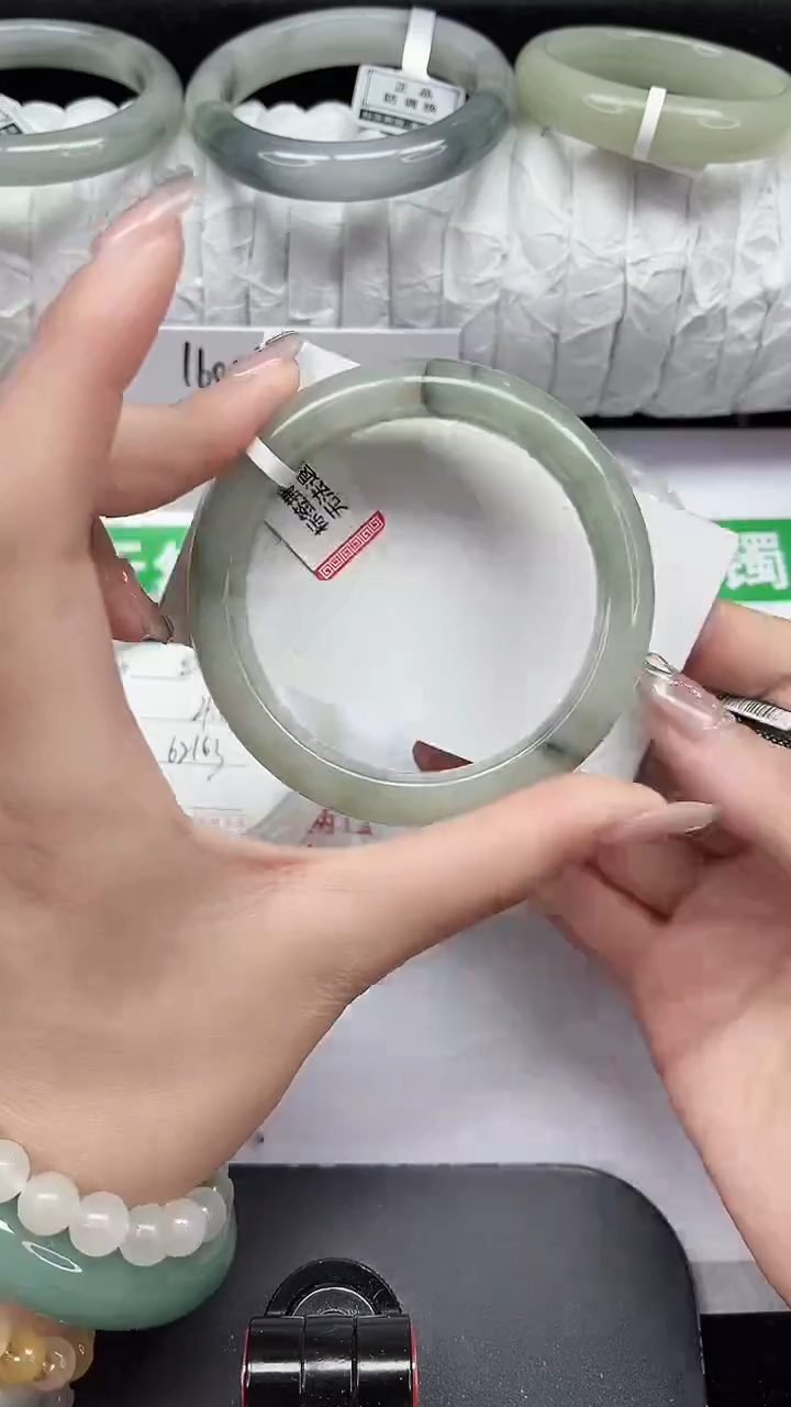 未镶嵌手镯石英质玉81-56/57