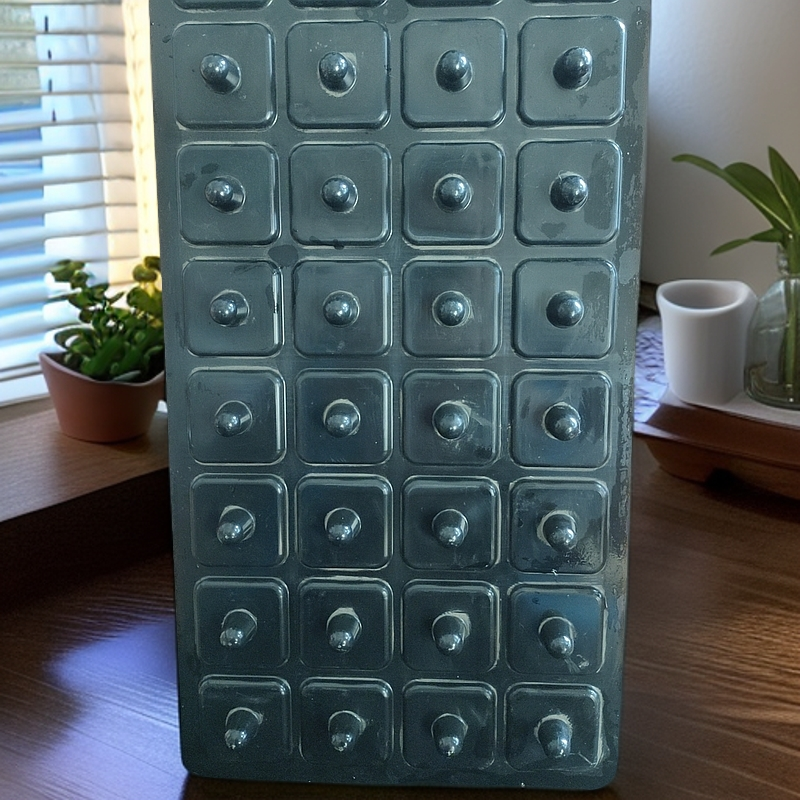 育苗盆 压模板育苗专用是育苗的好帮手，省时省力，告别手捣的历史。