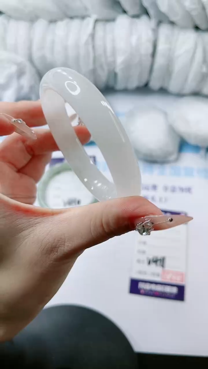 【闪购商品】石英质玉手镯未镶嵌多样性发货V411