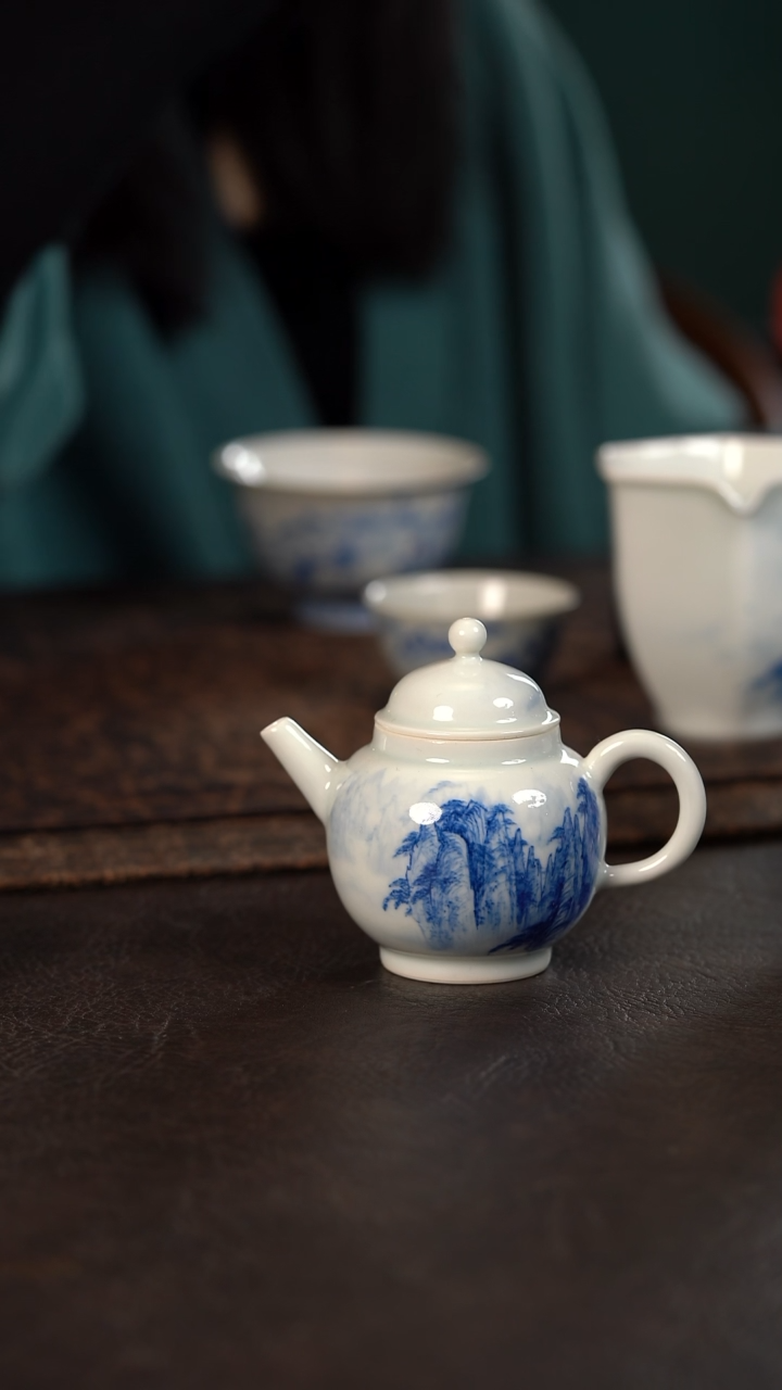 【闪购商品】杯聚澜堂国画山水小球壶