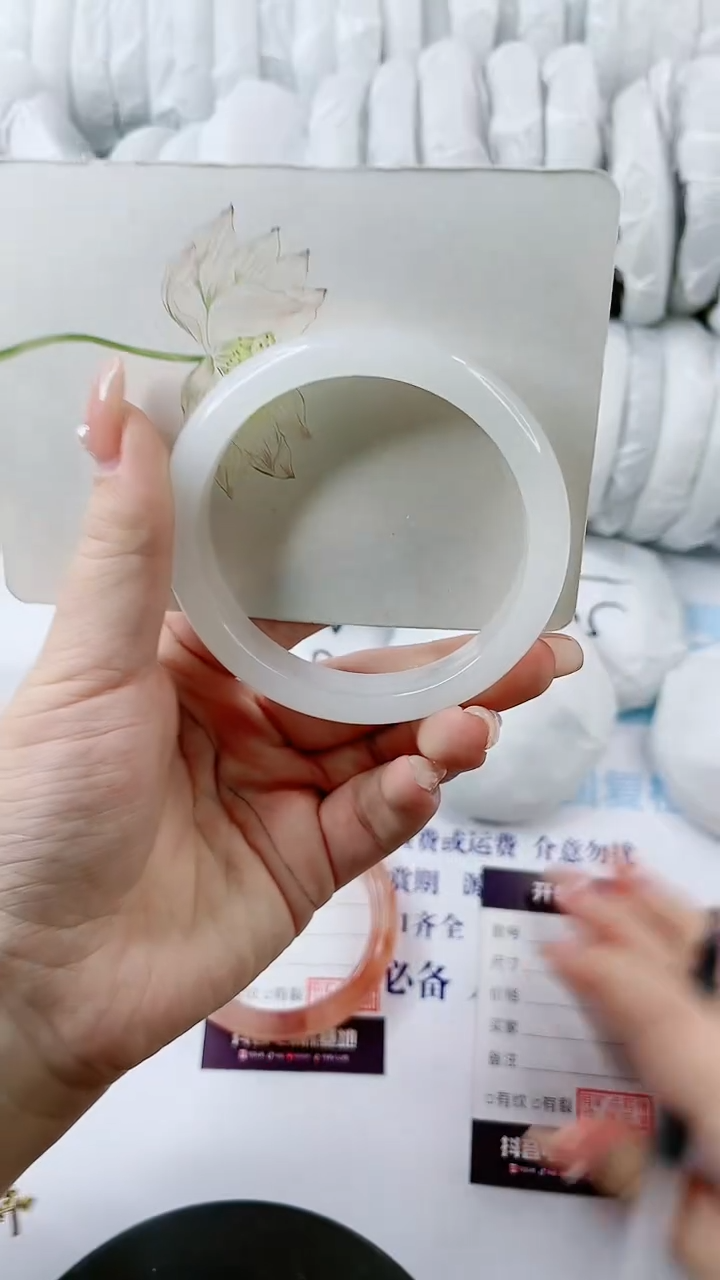 【闪购商品】石英质玉手镯未镶嵌1035168709-多样性发货