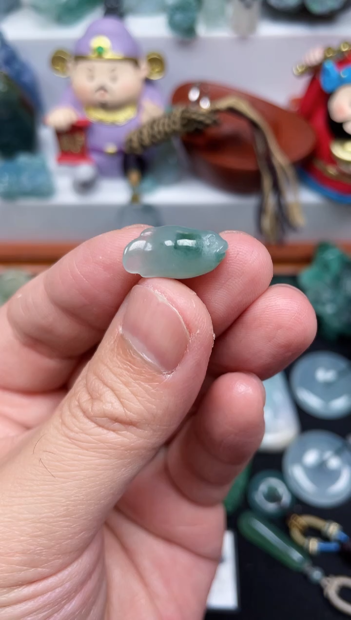 【闪购商品】翡翠颈饰未镶嵌河豚