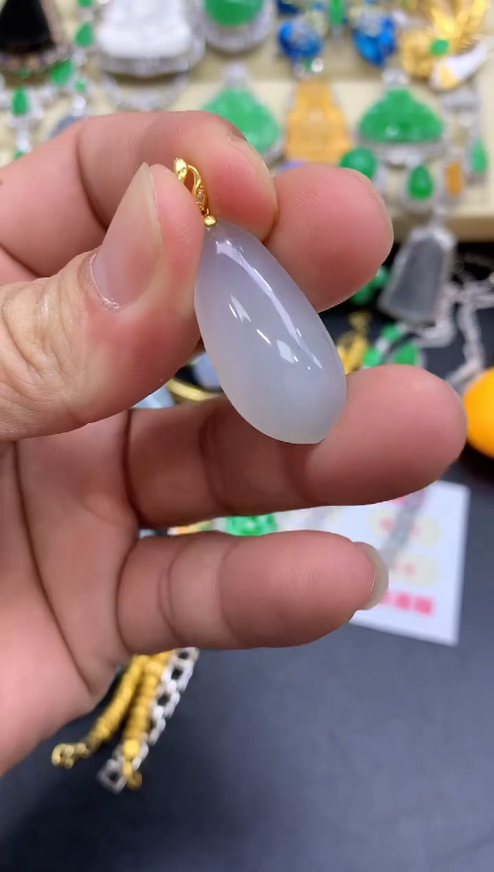 颈饰18K金镶嵌翡翠61-中国好珍宝