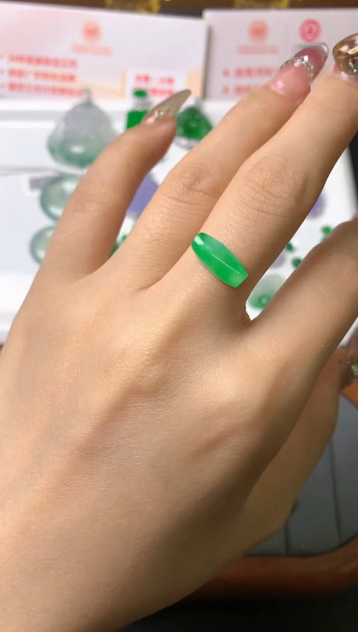 【闪购商品】定制翡翠未镶嵌裸石（镶嵌定制）