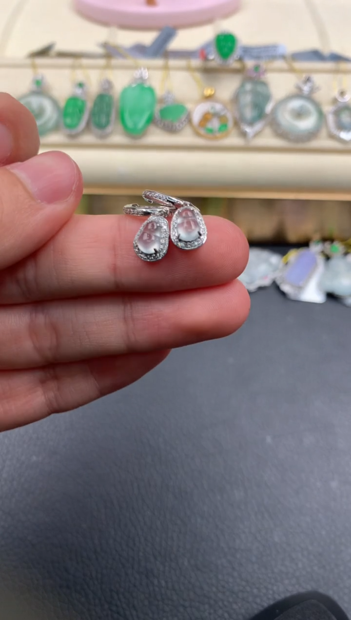 【闪购商品】翡翠颈饰18K金镶嵌A875