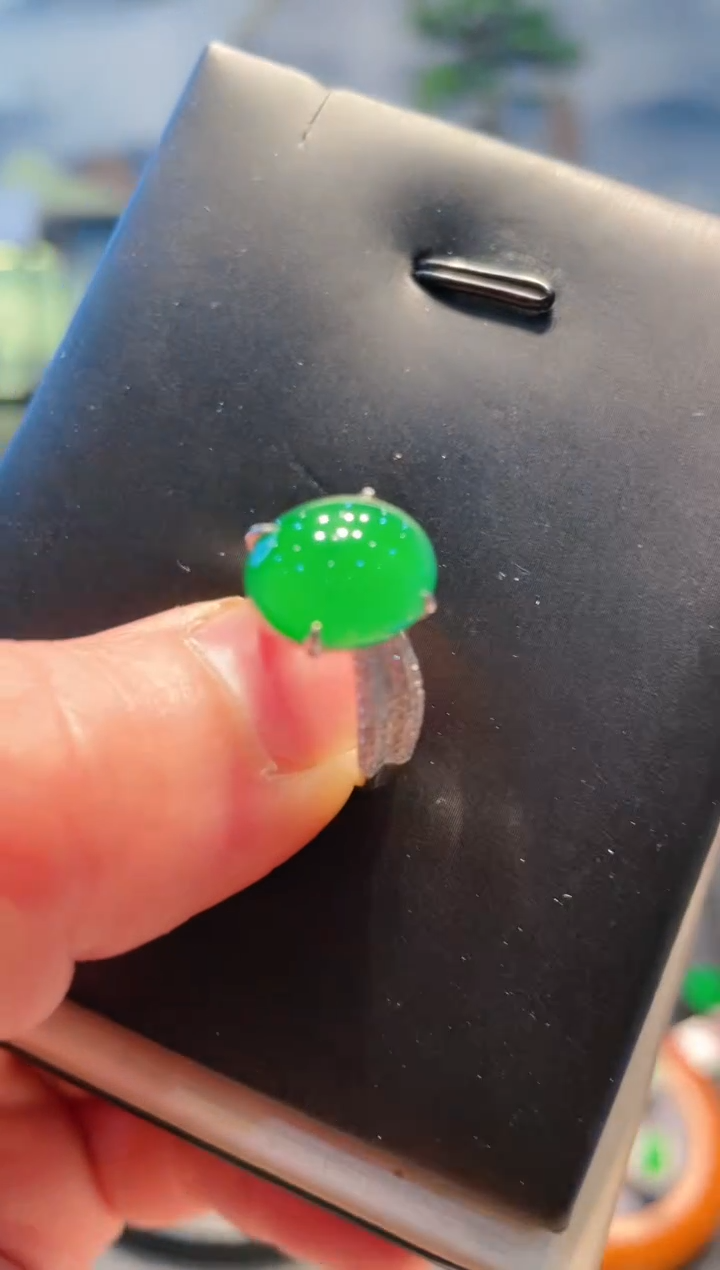 【闪购商品】翡翠颈饰18K金镶嵌A44戒指