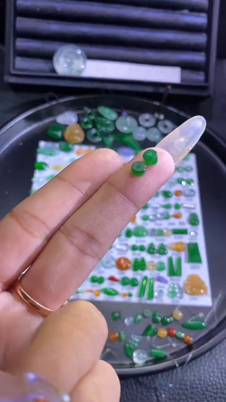 未镶嵌挂件翡翠珠子