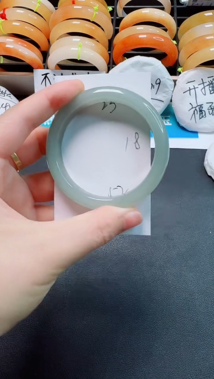 石英质玉手镯未镶嵌23