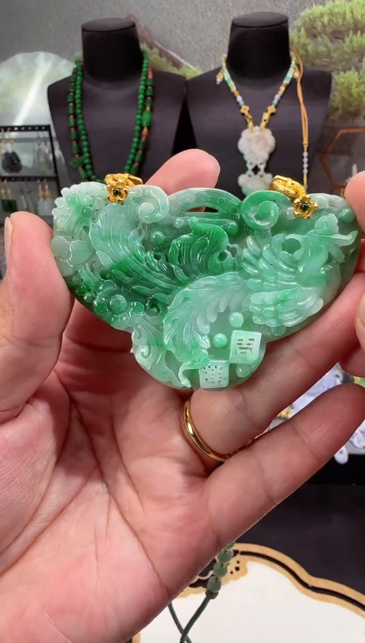 【闪购商品】翡翠颈饰未镶嵌牌子