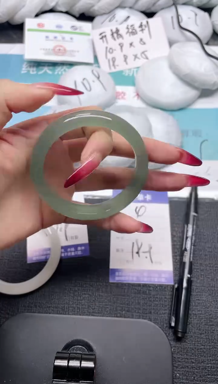 未镶嵌手镯石英质玉4-58