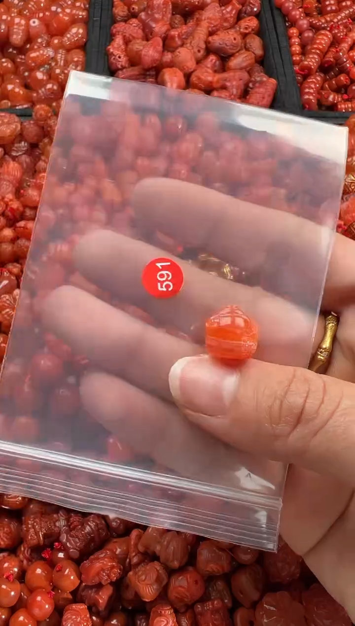 【闪购商品】南红玛瑙颈饰未镶嵌1