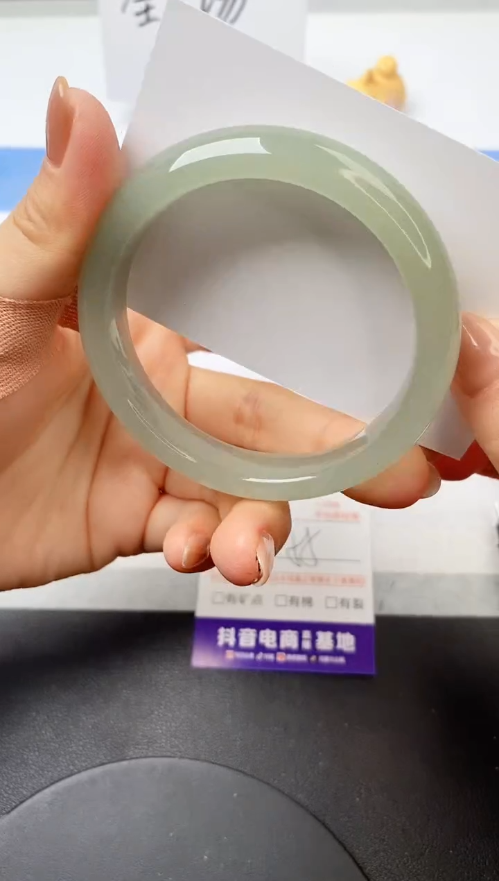 【闪购商品】石英质玉手镯未镶嵌s125--DC