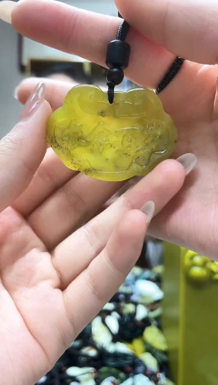 未镶嵌岫玉吊坠·