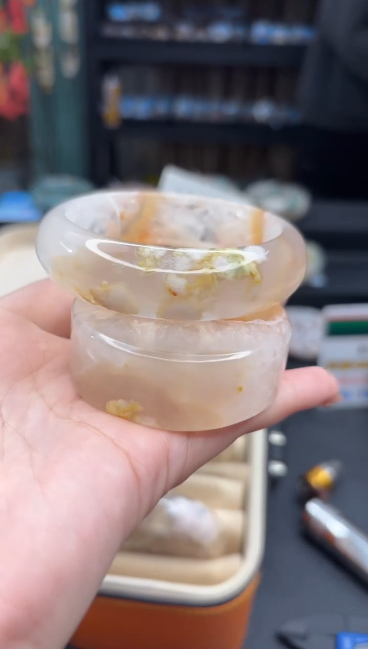 【闪购商品】石英质玉手镯未镶嵌280（57圈赠送镯心）