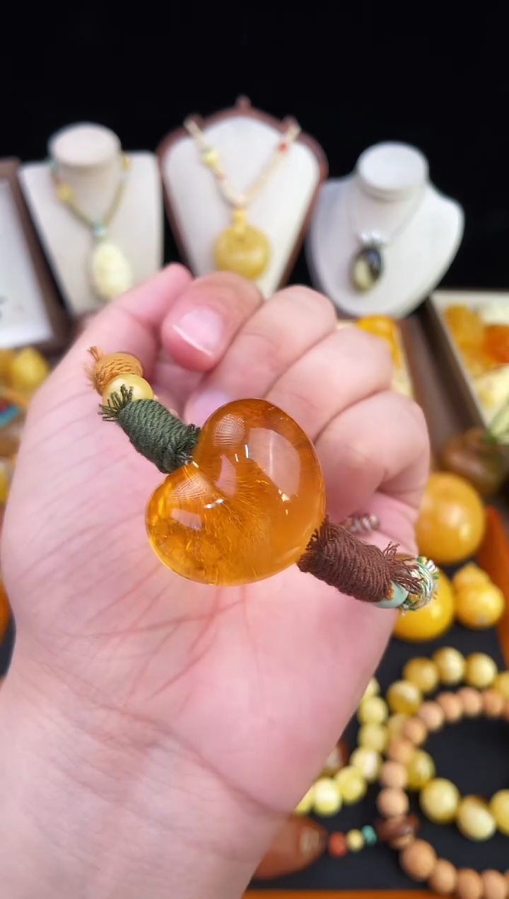 琥珀未镶嵌珠宝奇石柒月