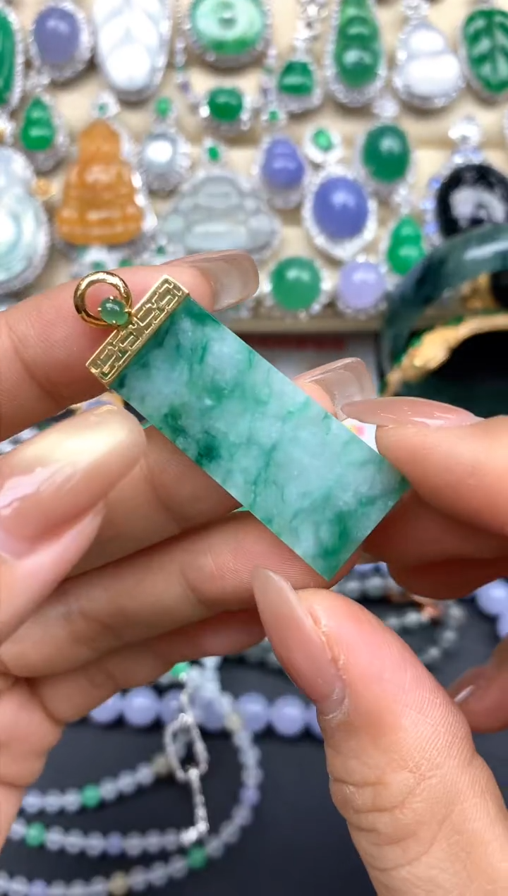 颈饰18K金镶嵌翡翠53-中国好珍宝