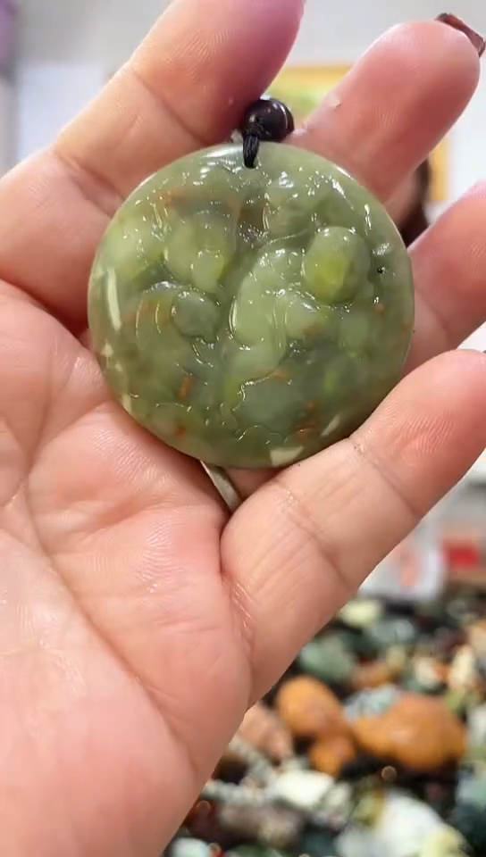 未镶嵌岫玉挂件 