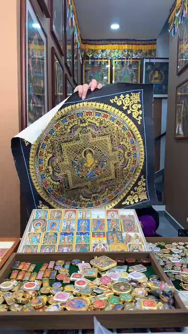 吊坠黄财神-纯手绘唐卡