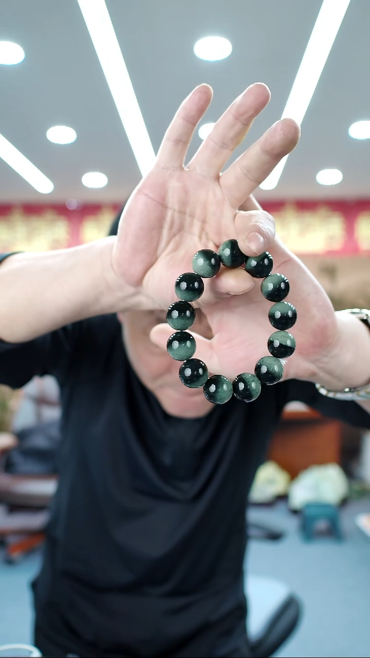 未镶嵌手链透闪石质玉18手串