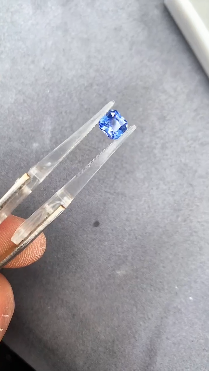 蓝宝石裸石未镶嵌1.08ct