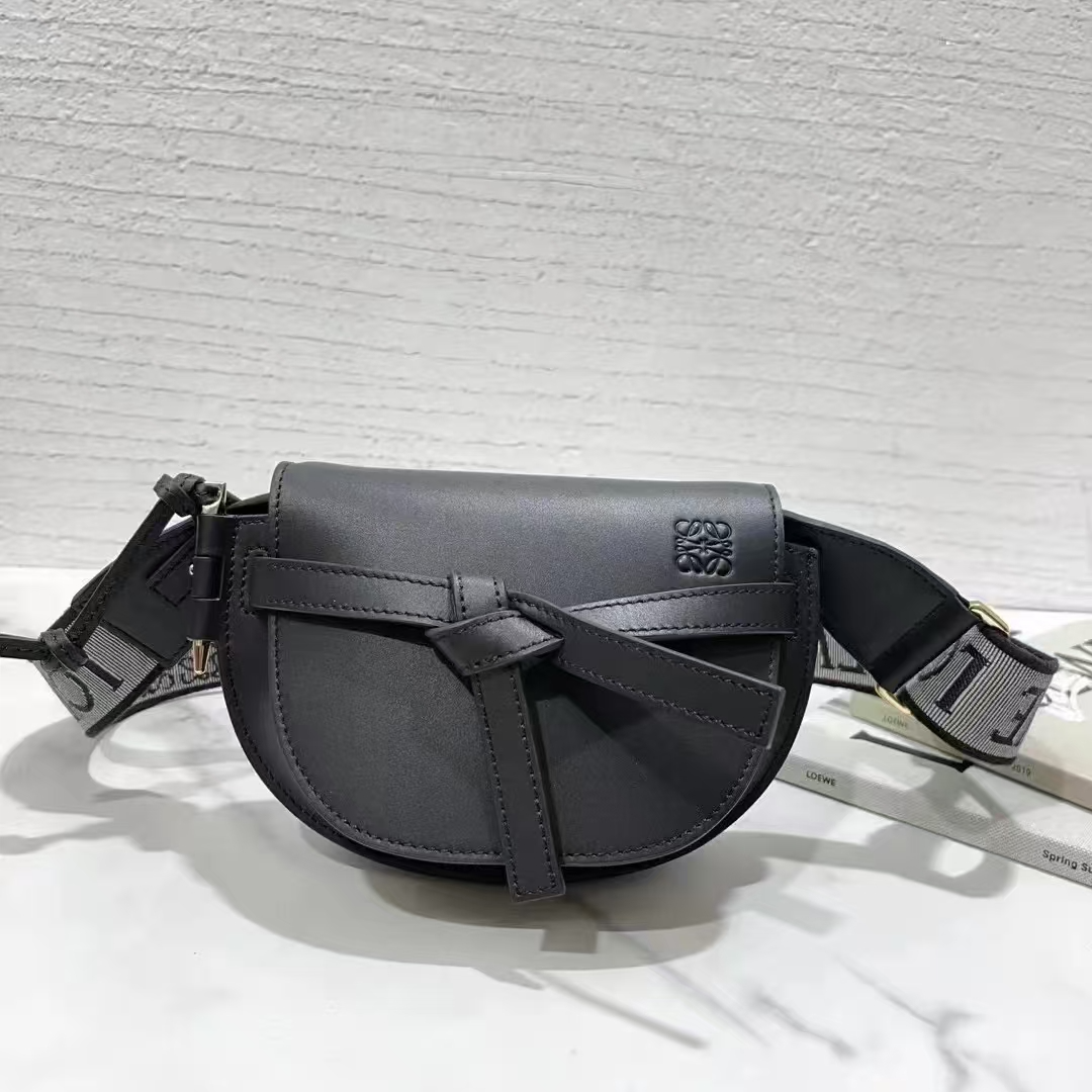 95新 LOEWE/罗意威 胖虎佳佳/箱包/两用包/31B2505270085