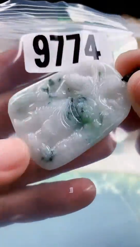 【闪购商品】翡翠挂件未镶嵌天然翡翠吊坠挂件