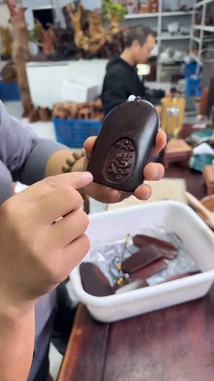 檀香紫檀（小叶紫檀）木雕款工艺品88888888