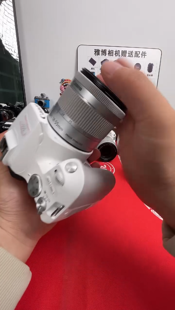 99新200d二代+18-55镜头