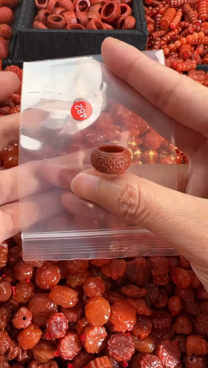 【闪购商品】南红玛瑙颈饰合金2