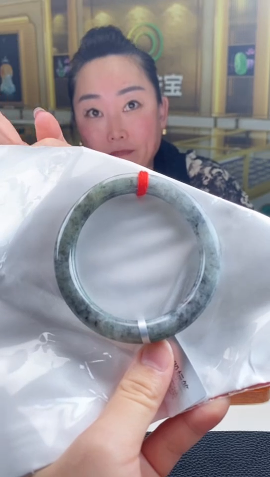 【闪购商品】翡翠手镯未镶嵌手镯