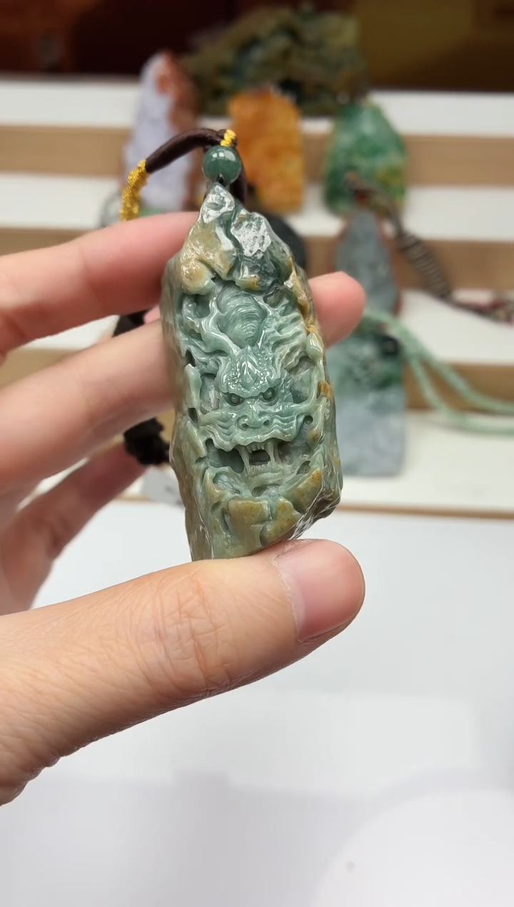 颈饰未镶嵌翡翠牌子