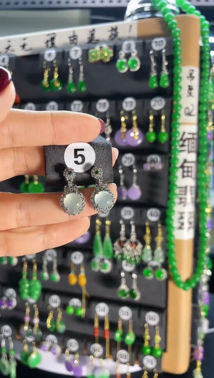 【闪购商品】翡翠耳饰银S925镶嵌5....