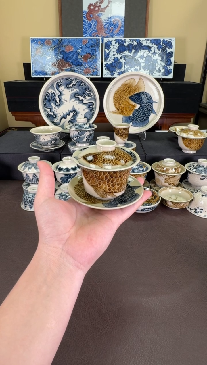 【闪购商品】瓷片二号釉金龙鱼马蹄盖碗+杯垫