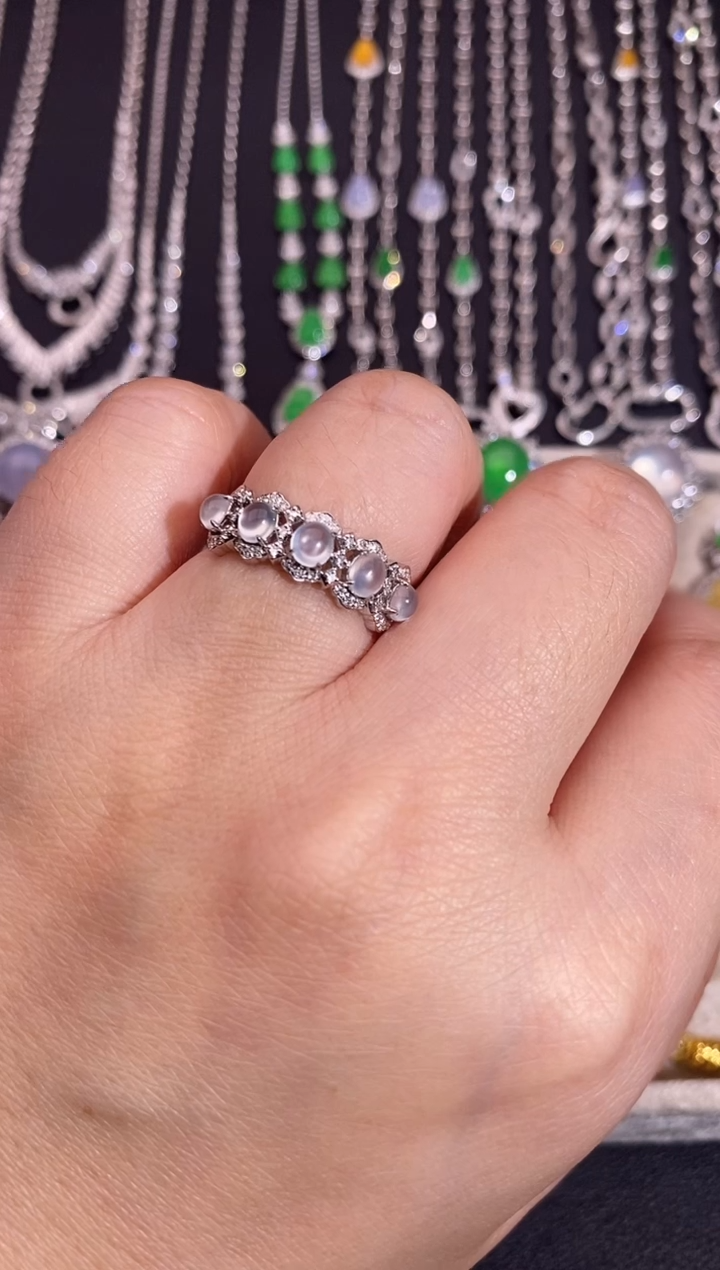 18K金镶嵌戒指翡翠戒指