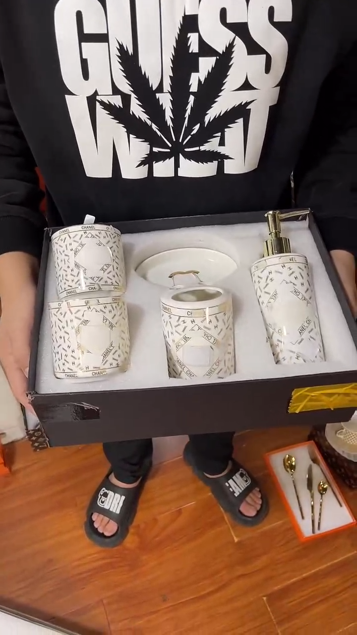 杯鸿辉家品牌瓷器，京东包邮！