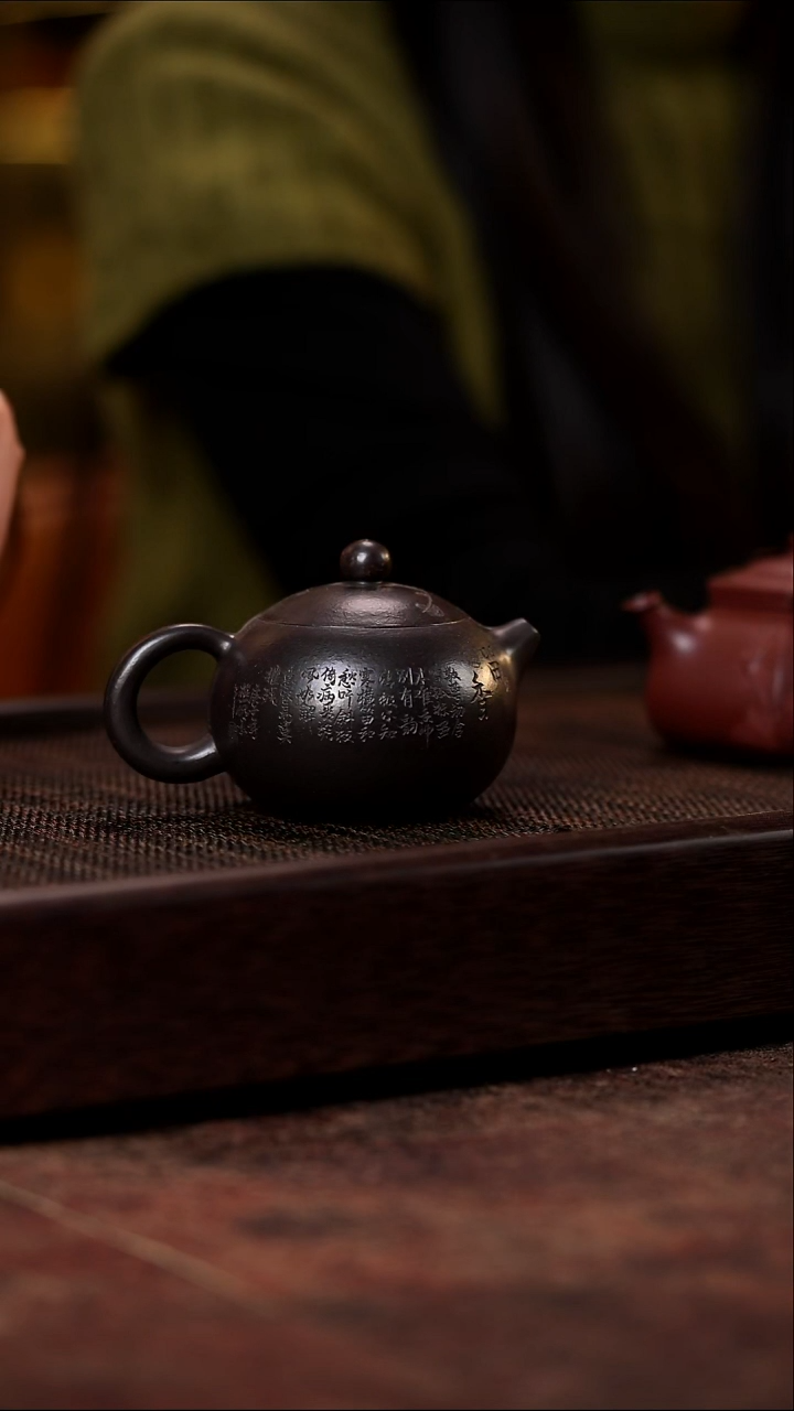 宜兴紫砂大彬铁血红砂西施