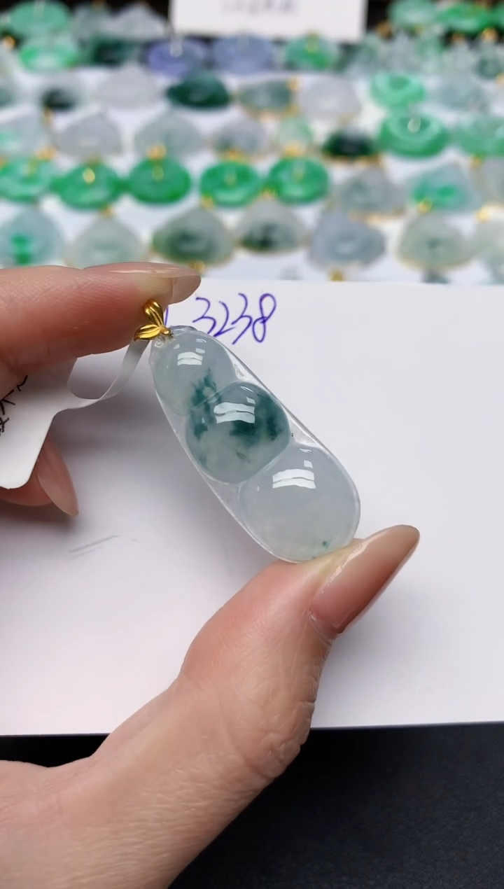 颈饰18K金镶嵌翡翠天然缅甸A货翡翠百元以上9元证书费自理