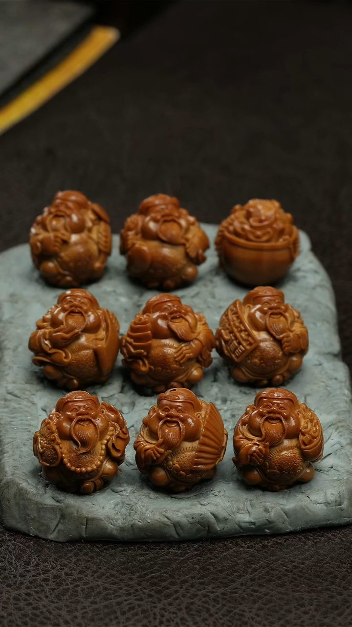 【闪购商品】橄榄核吊坠八宝财神王CM