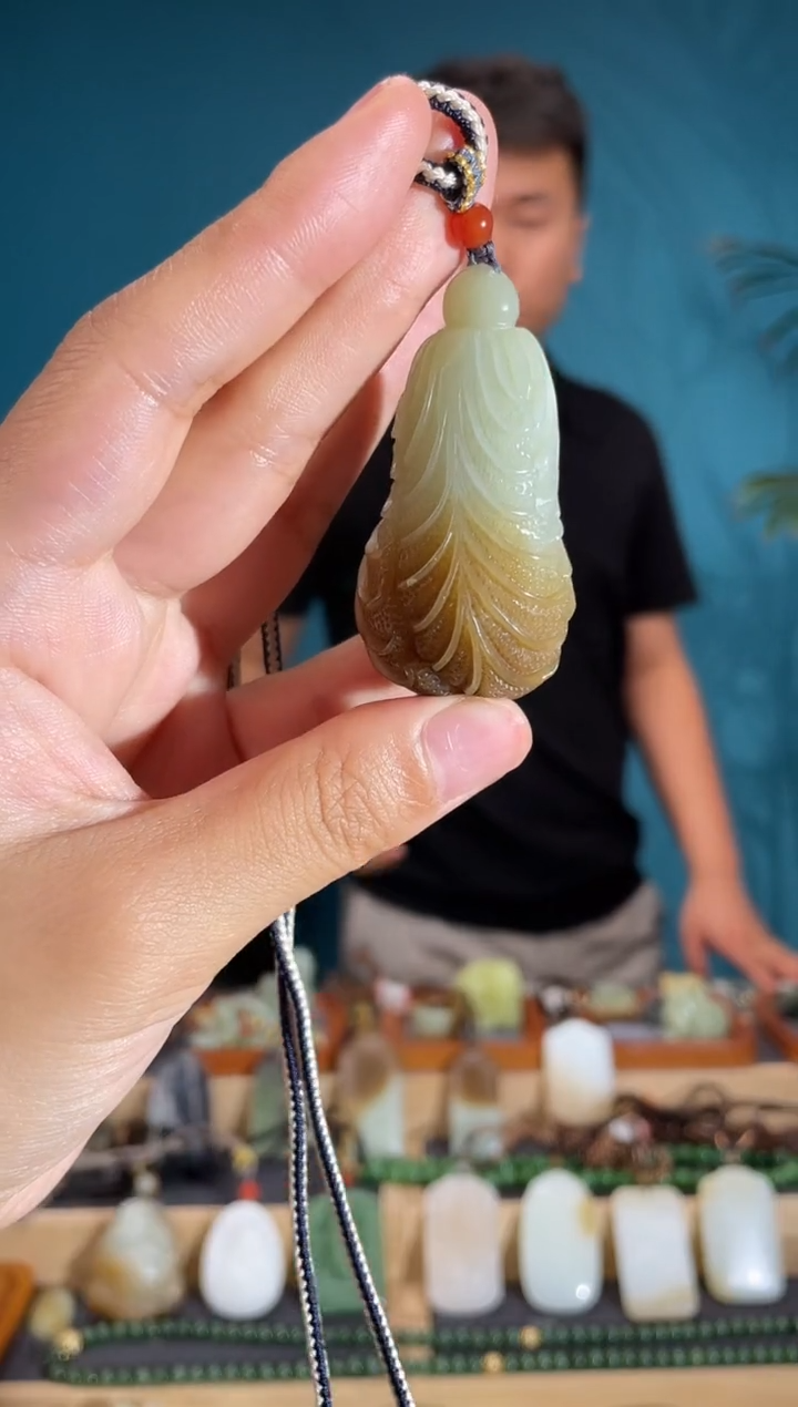 和田玉未镶嵌颈饰1