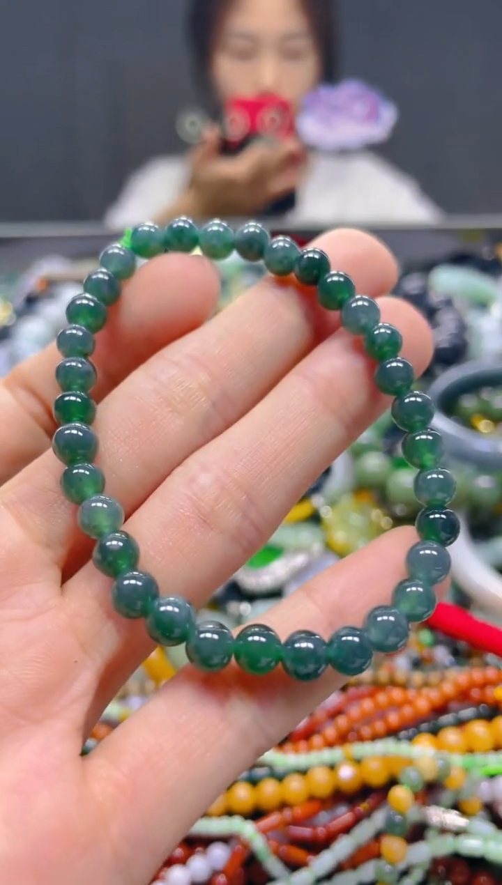 颈饰未镶嵌翡翠5MM/T/翡翠A货，一件也是批发价