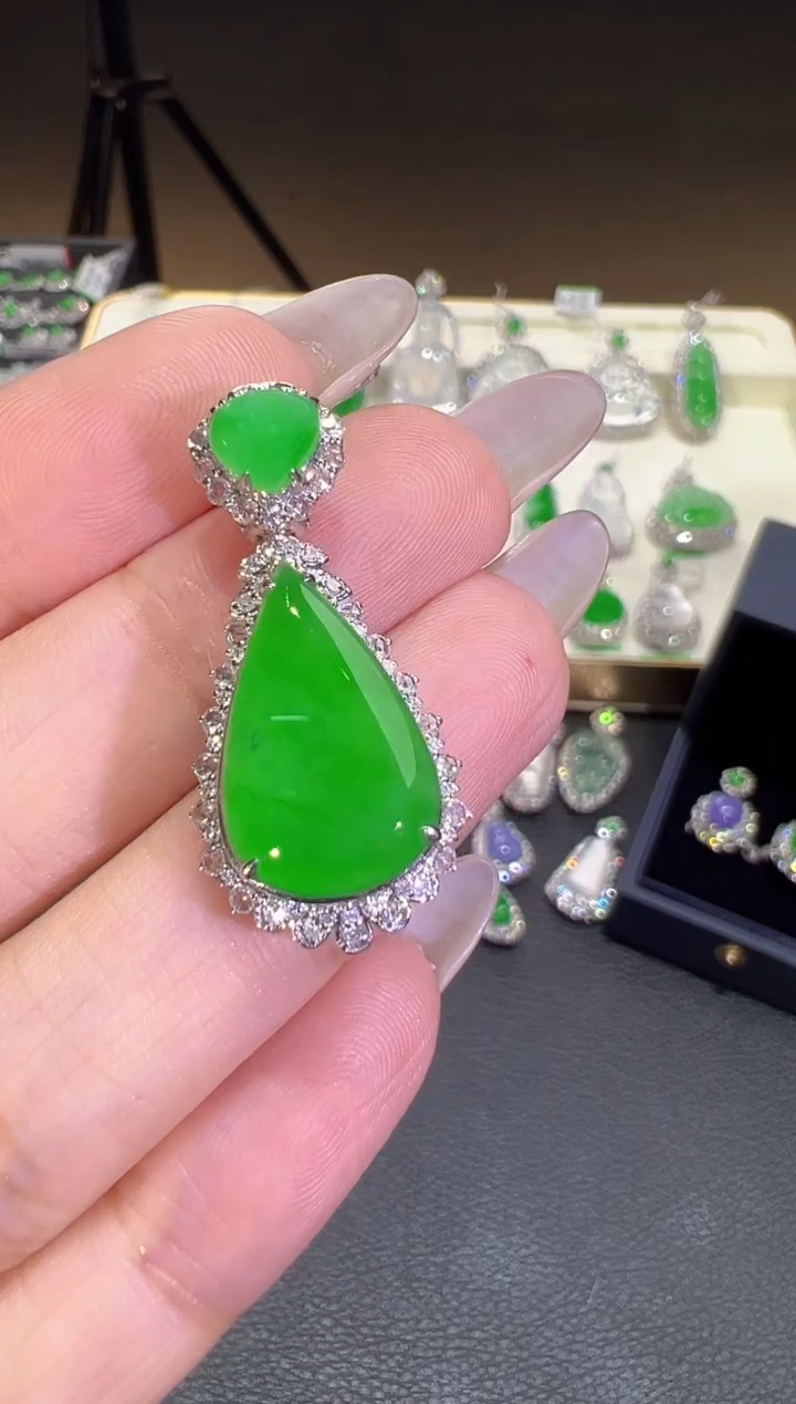 吊坠(不含链)18K金镶嵌翡翠翡翠